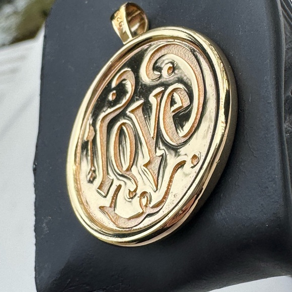 JANE WIN Love Hearts Find Me Pendant Engraved 14k GP Gold Charm - Picture 6 of 6